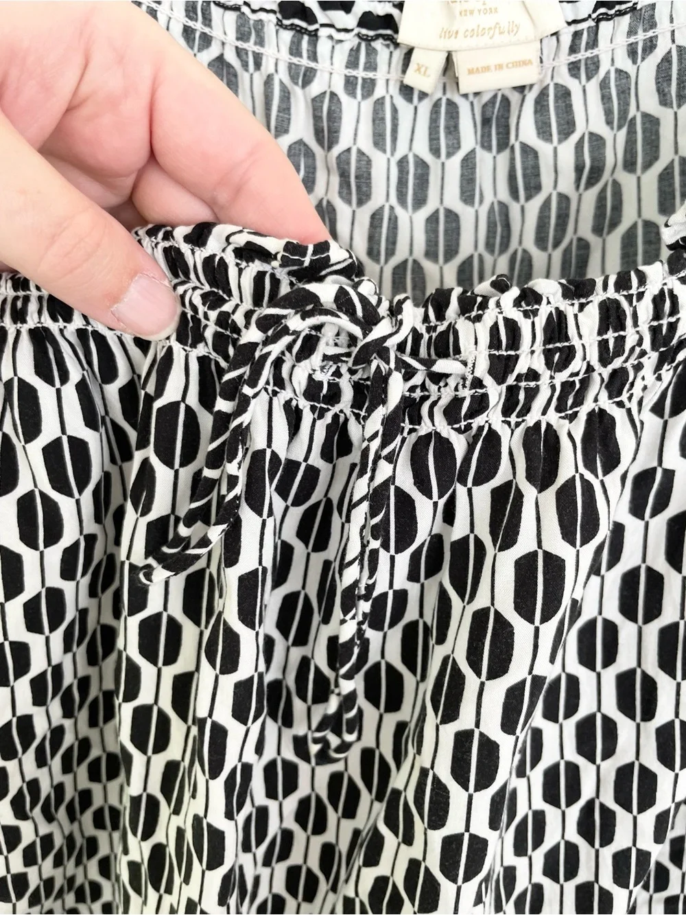 Kate Spade Black and White Geometric Print Flutter Sleeve Blouse XL Extra Large